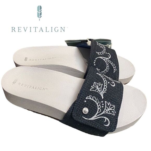 REVITALIGN Breezy Slide Women's Blue Denim Slide Sandals NEW 6 - Picture 1 of 6
